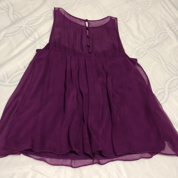 ⬇️Blouse sleeve less purple silk . - Picture 4 of 5